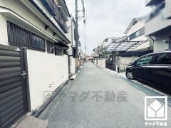 浴室暖房乾燥機付き。真冬の寒い浴室を暖かく、また雨の日の洗濯物の乾燥にと多用途に活躍する機能です。