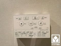 温水洗浄便座付きで、季節を問わずいつでも温かい便座をお使いいただけます。