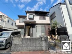 落ち着いた色合いと品のあるデザイン。帰るたびに安心感を感じられる佇まい。