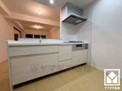 カウンターキッチンなので配膳や片付けがしやすく、お料理中でもお子様の様子が分かって安心です。