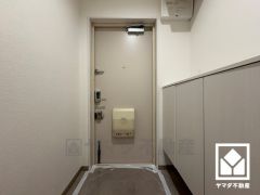 玄関にはシューズボックスを完備。家族の靴もしっかり収納できるので、玄関がいつも片付き、気持ちよくお客様を迎えられます。