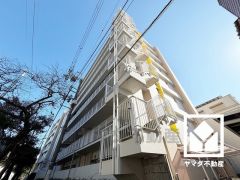 兵庫県道42号尼崎宝塚線が近く、車での移動にも便利な立地です。