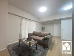 心地よい空間が広がるリビングで、家族みんなが快適に過ごせる時間を提供。