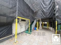 南向き・東向きの2面バルコニーで陽当たり、風通し良好。バルコニーが2か所ございますので、お洗濯物をたっぷりと干す事ができます。