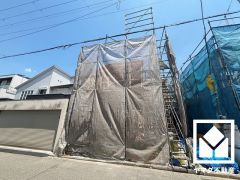 阪神電鉄本線「甲子園」駅まで徒歩約18分、阪急電鉄今津線「今津」駅まで徒歩約27分の立地。