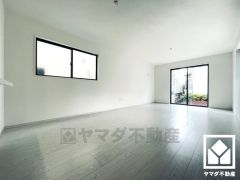 心地よい空間が広がるリビングで、家族みんなが快適に過ごせる時間を提供。