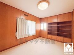 約6帖の東側洋室です。お子様のお部屋などにも丁度良い広さです。全居室6帖以上のゆとりある居住空間?で、広々お使いいただけます。