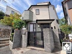 阪急電鉄今津線「甲東園」駅まで徒歩約7分、阪急電鉄神戸線「西宮北口」駅まで徒歩約29分の立地。