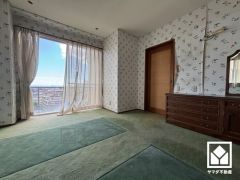 防音性、保温性に優れたカーペット敷き詰めの2階洋室。防滑性、クッション性も高く、お子様のお部屋としてもお勧めです。