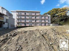 前面道路幅員約8.72mとゆったりとした広さがあるのでファミリーカー等の車の出入れも楽にできます。ご成約でヤマダポイントプレゼント中です。お問合せお待ちしております。