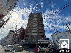 ショッピングモール「ヨッテ杭瀬」まで徒歩4分など、徒歩5分圏内に買い物施設が複数揃う、生活便利な環境です。