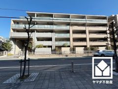 ゲストコテージやパーティルーム、キッズルーム、ブックコーナーなど共用施設が充実しています。