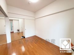 全居室フローリングでお掃除ラクラク。全居室収納もございますので、お部屋の広さを最大限に活用できます。