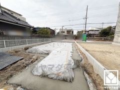 「小園小学校」まで徒歩9分。低学年のお子様も安心して通学していただけます。
