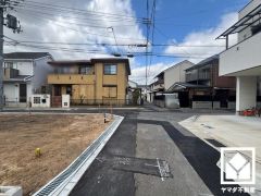 開放感のある北西角地で、風通しの良い立地です。