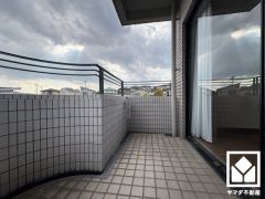 南側・西側の2面バルコニーで陽当たり、風通し良好。