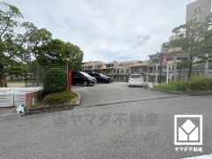 しっかりと区画の整理されたたいへん使い勝手の良いバイク置き場もございます。