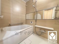 ゆったり足が伸ばせるので、毎日の疲れを癒やすバスタイムを実現。