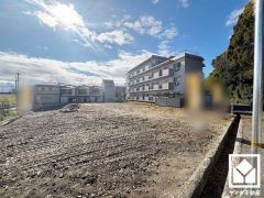 キッチンには床下収納もございます。災害時の非常食や食料品のストックなども保存できます。