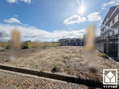 駐車スペース確保。玄関のそばで荷物の上げ下ろしができるので便利です。