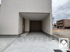 インナーガレージを1台分完備。重い荷物や雨の日の移動もスムーズで、快適なカーライフを実現。