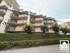 玄関にはシューズボックスを完備。家族の靴もしっかり収納できるので、玄関がいつも片付き、気持ちよくお客様を迎えられます。