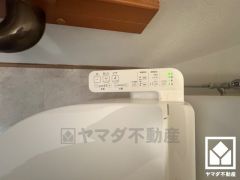 温水洗浄便座付きで、季節を問わずいつでも温かい便座をお使いいただけます。