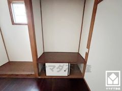 仏間にはお仏壇の安置は勿論、収納スペースとしてもご利用いただけます。