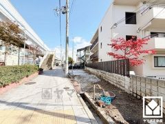 室内洗濯機置場がございますので、天候に左右されず洗濯していただけます。