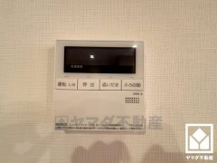 ボタン1つで自動でお湯張りができるオートバス機能付き。