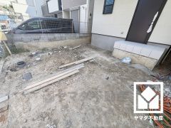 家族との時間も、自分だけの時間も心地よく過ごせる。シンプルで飽きのこない設計が、暮らしに余白をもたらします。この住宅は、日々の暮らしをそっと支えてくれます。