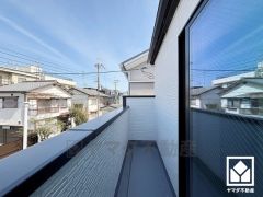 北向きバルコニーで風通し良好。たっぷりの洗濯物も気持ちよく乾きます。