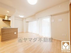 LD床暖房付きで、寒い冬でも足元ポカポカ。ホコリを巻き上げないのでお子様のいるご家庭にもおすすめです。