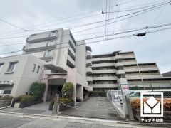 2024年12月フルリフォーム済。水回りや建具を新調し、全室床やクロスも貼替済みの大変綺麗なお部屋です。