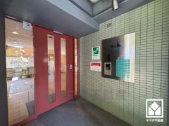 安心と快適を兼ね備えたエントランス。オートロック＆宅配ボックス完備で、暮らしの利便性を高めます。