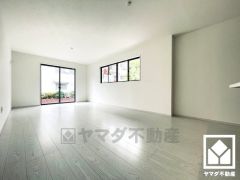 自然光を取り込む、開放感あふれる暮らし。隅々まで光が降り注ぎ、明るく心地の良い空間。