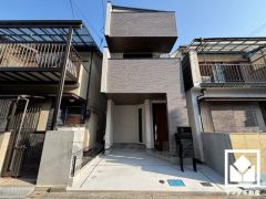 落ち着いた色合いと直線的な美しさが調和したモダンな外観。帰るたびに安心感を感じられる佇まい。