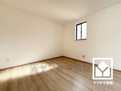 たっぷり収納できる約4.59帖の納戸付きだから、家の中をもっとスッキリ。季節の荷物や趣味の道具もしっかり収納。