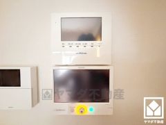 太陽光発電システム搭載。自家発電した電気を使うことで電気代の節約になると同時に、電気料金に含まれる再エネ賦課金の支払い額の削減にも繋がります。