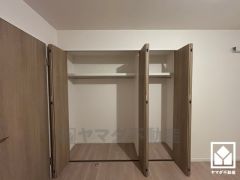 大きなクローゼットなので整理整頓しやすいです。