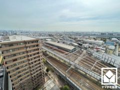 36階建て15階部分で前面に視界を遮る高い建物がなく、見晴らしの良い景色が広がります。