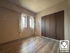 全居室フローリングでお掃除ラクラク。全居室収納もございますので、お部屋の広さを最大限に活用できます。