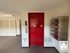 スムーズな移動を叶えるエレベーター。忙しい朝も快適に、ストレスフリーな暮らしをサポート。