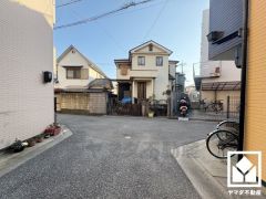 閑静な住宅街にあり、静かな環境で落ち着いた生活をお送りいただけます。