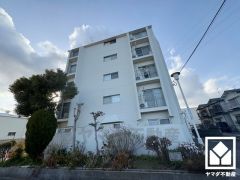 トイレは温水洗浄便座付きで、季節を問わずいつでも温かい便座をお使いいただけます。