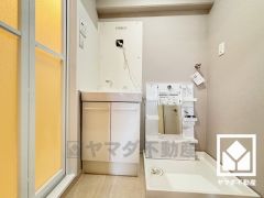 清潔感あふれる、快適な洗面空間