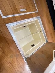 キッチンを効率的に、床下のスペースを有効活用。