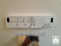 温水洗浄便座付きで、季節を問わずいつでも温かい便座をお使いいただけます。