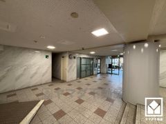 開放的で落ち着いた空間が、心を癒すひとときを演出。くつろぎと気品が共存する、快適な住まい。