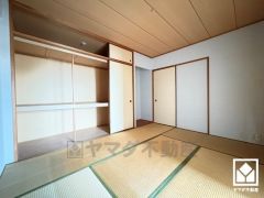 子どもの遊び場、お昼寝スペース、時には書斎にも。和室があると、暮らしの幅がぐんと広がる。